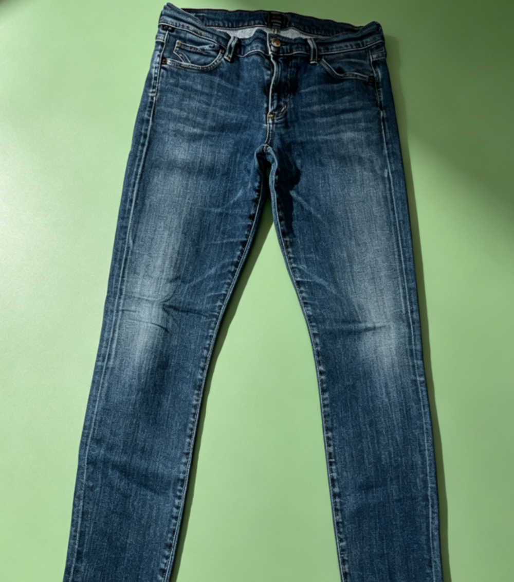 Levi's Women's Straight Leg Jeans in Dark Blue Plus Size 24W